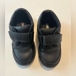Gymboree Boy Black Shoes with Velcro Straps . Size 10. New
